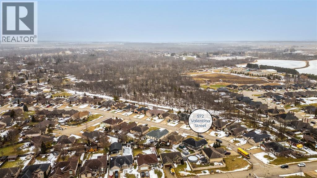 572 Valentina Street, Petrolia, ON - Outdoor With View