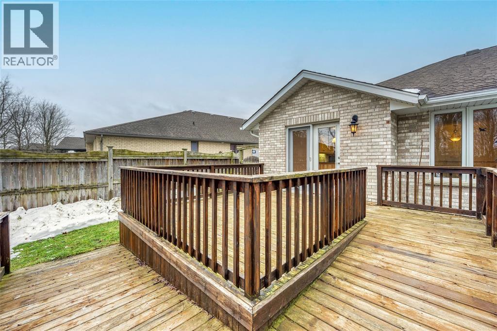 572 Valentina Street, Petrolia, ON - Outdoor With Deck Patio Veranda With Exterior