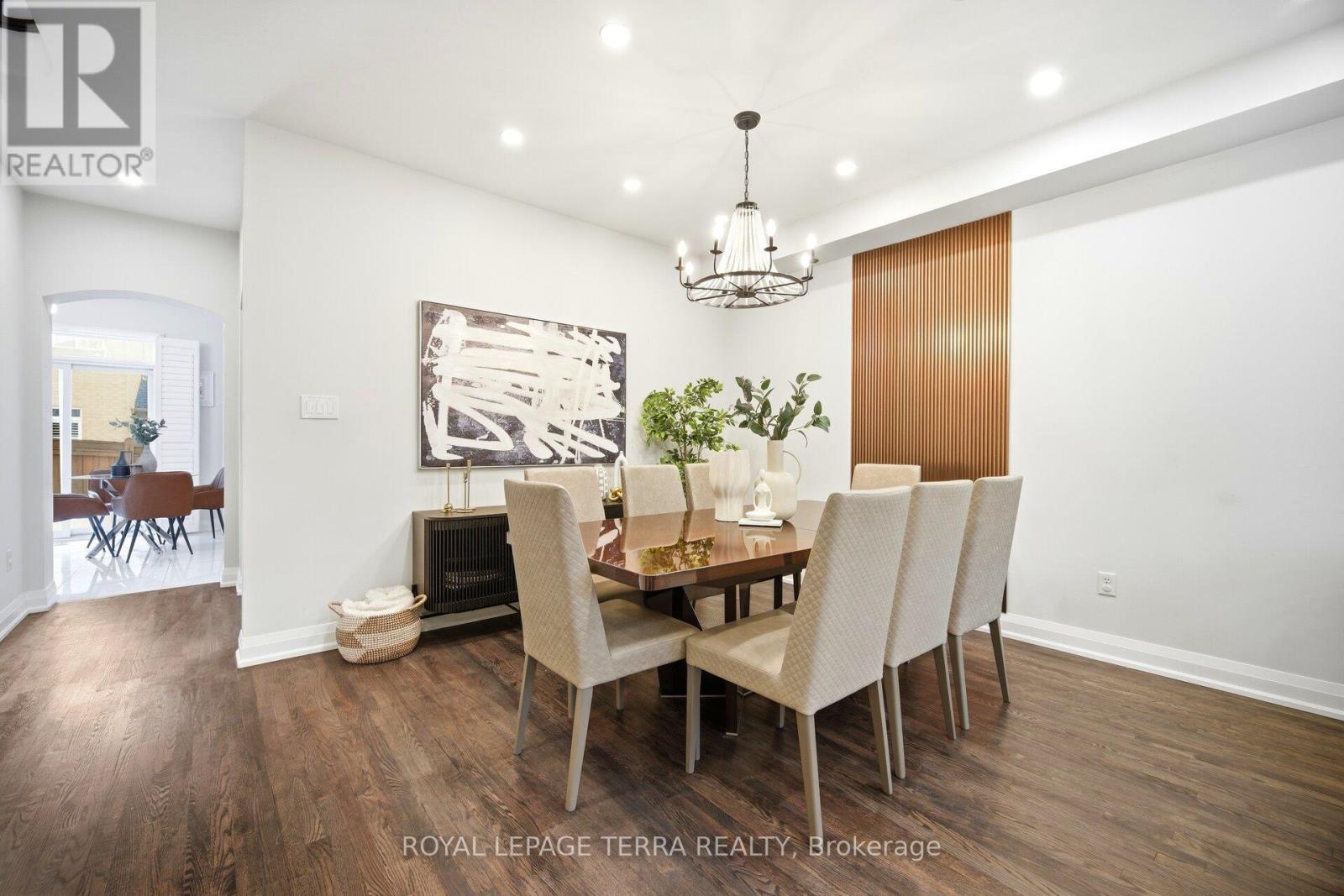 19 Scarlett Trail, Vaughan, ON - Indoor Photo Showing Dining Room