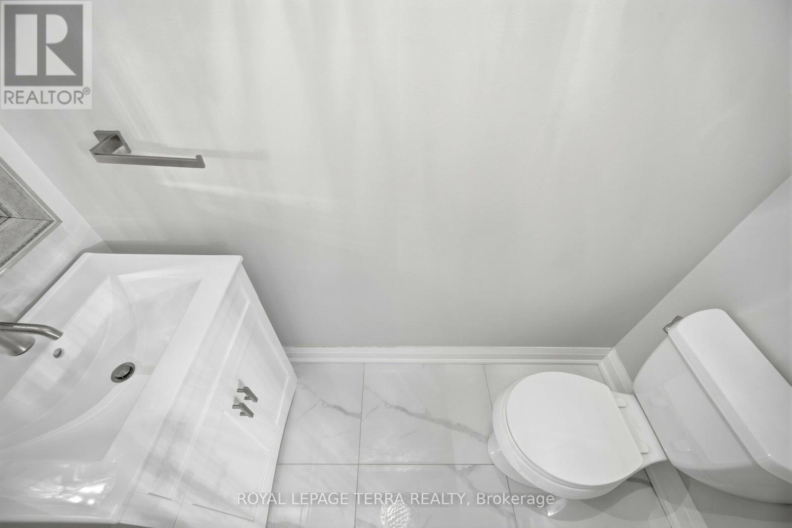 19 Scarlett Trail, Vaughan, ON - Indoor Photo Showing Bathroom
