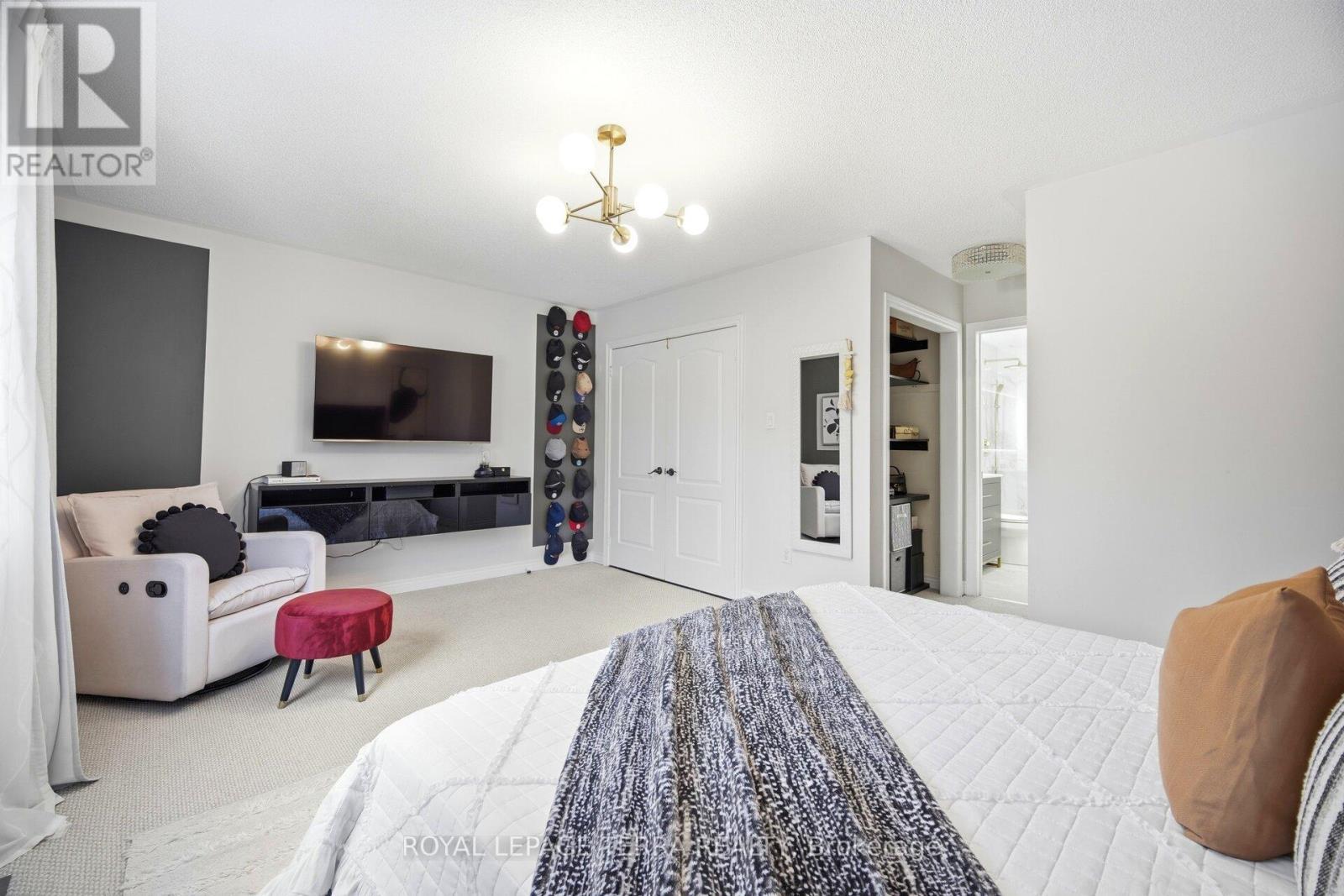 19 Scarlett Trail, Vaughan, ON - Indoor Photo Showing Bedroom