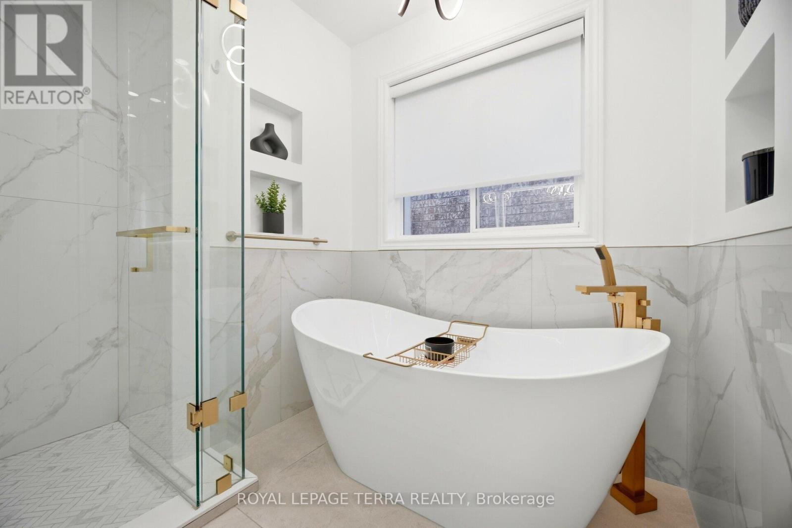 19 Scarlett Trail, Vaughan, ON - Indoor Photo Showing Bathroom