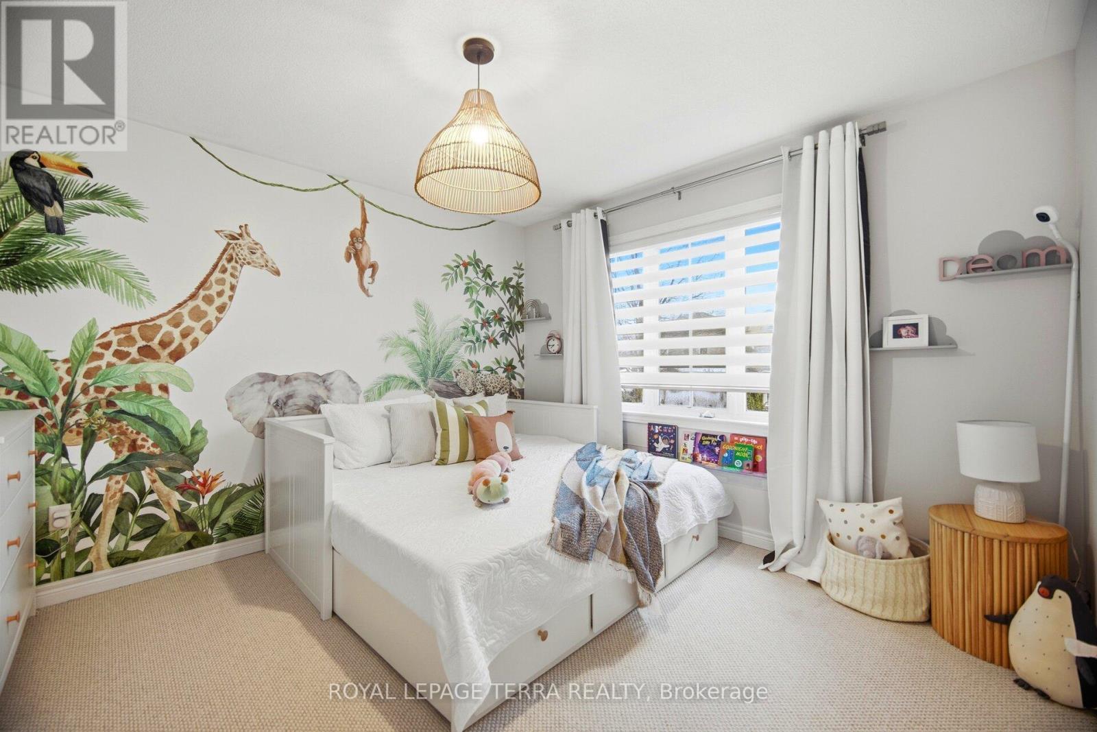 19 Scarlett Trail, Vaughan, ON - Indoor Photo Showing Bedroom