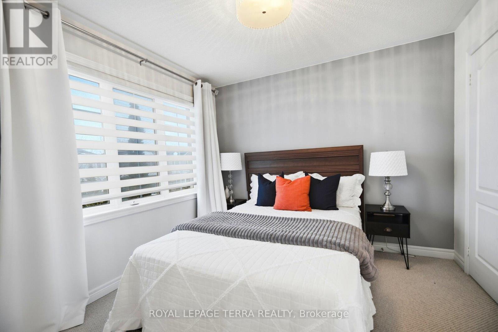 19 Scarlett Trail, Vaughan, ON - Indoor Photo Showing Bedroom