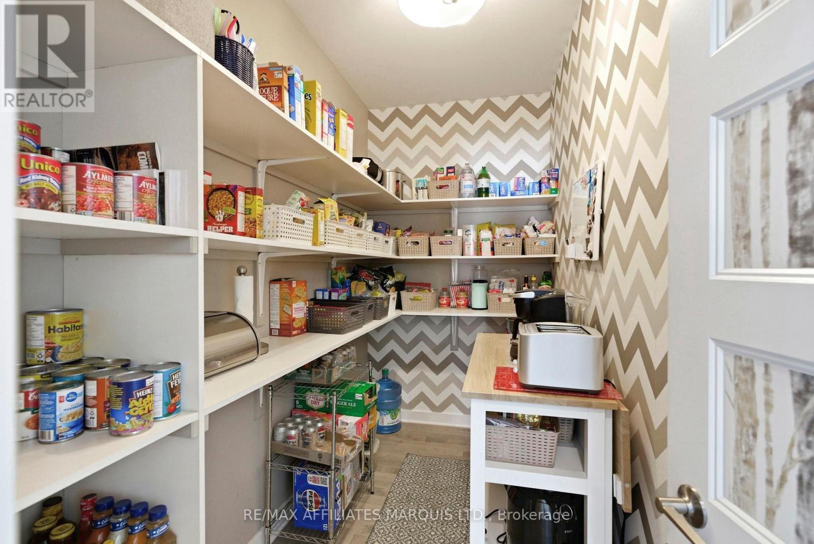 6625 Sutherland Avenue, South Glengarry, ON - Indoor With Storage