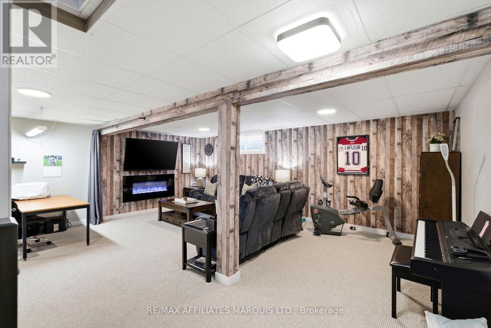 6625 Sutherland Avenue, South Glengarry, ON - Indoor With Fireplace