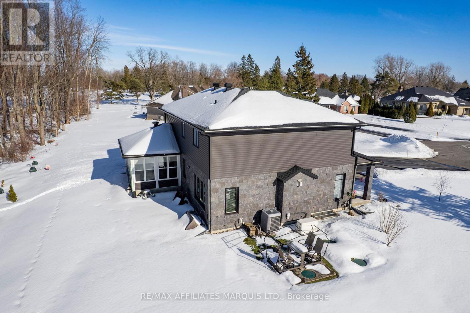 6625 Sutherland Avenue, South Glengarry, ON - Outdoor