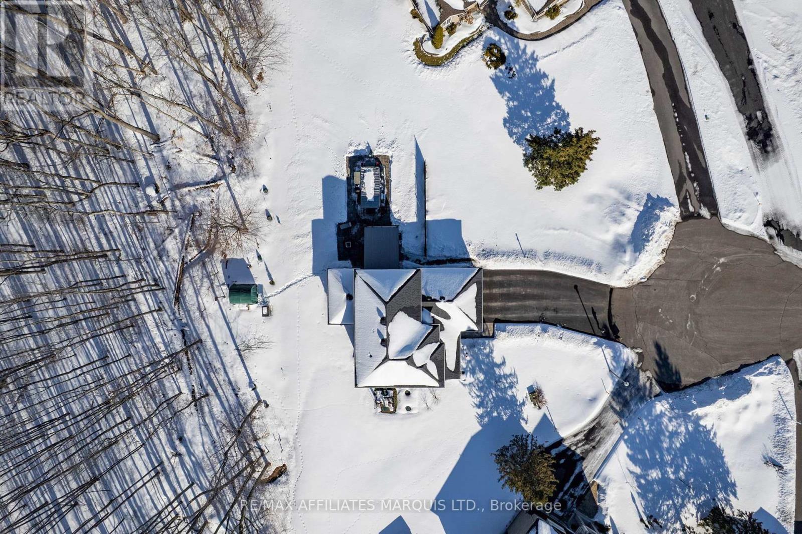 6625 Sutherland Avenue, South Glengarry, ON - Outdoor