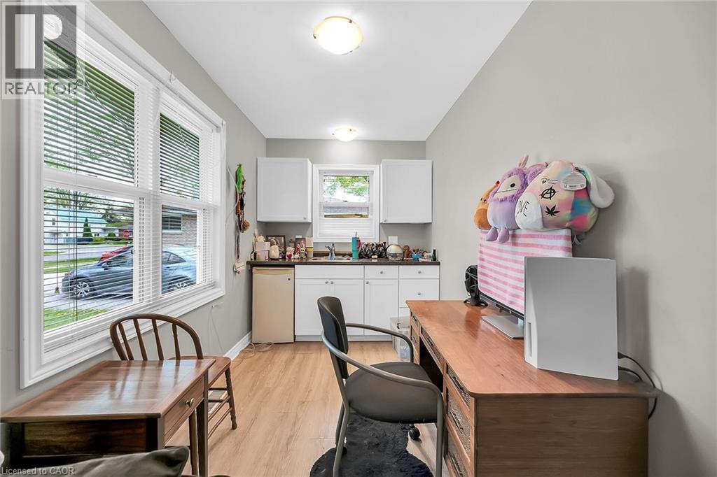 7 Greenock Street E, Port Dover, ON - Indoor