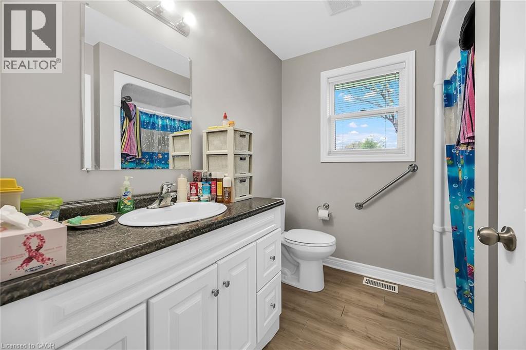 7 Greenock Street E, Port Dover, ON - Indoor Photo Showing Bathroom