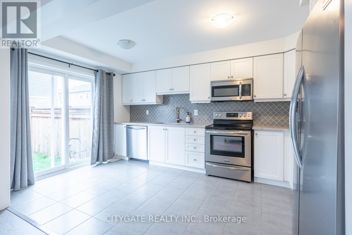 69 Mcmonies Drive, Hamilton, ON - Indoor Photo Showing Kitchen