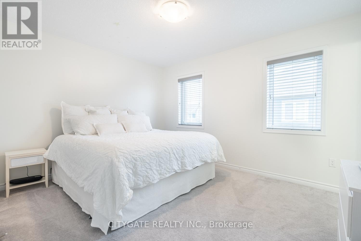 69 Mcmonies Drive, Hamilton, ON - Indoor Photo Showing Bedroom