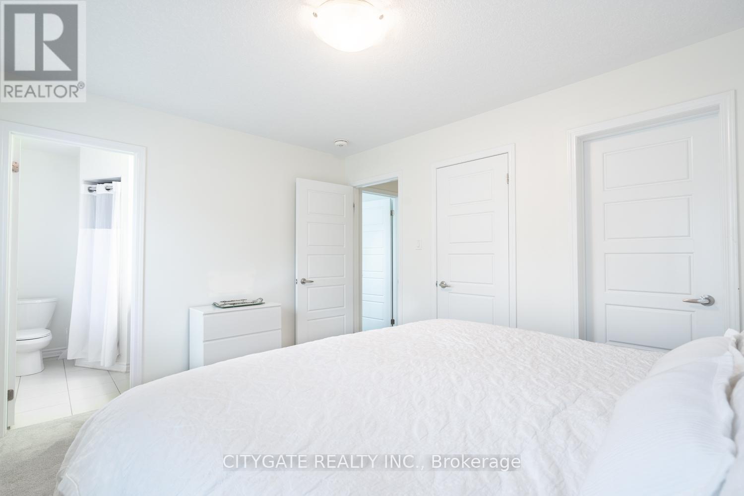 69 Mcmonies Drive, Hamilton, ON - Indoor Photo Showing Bedroom