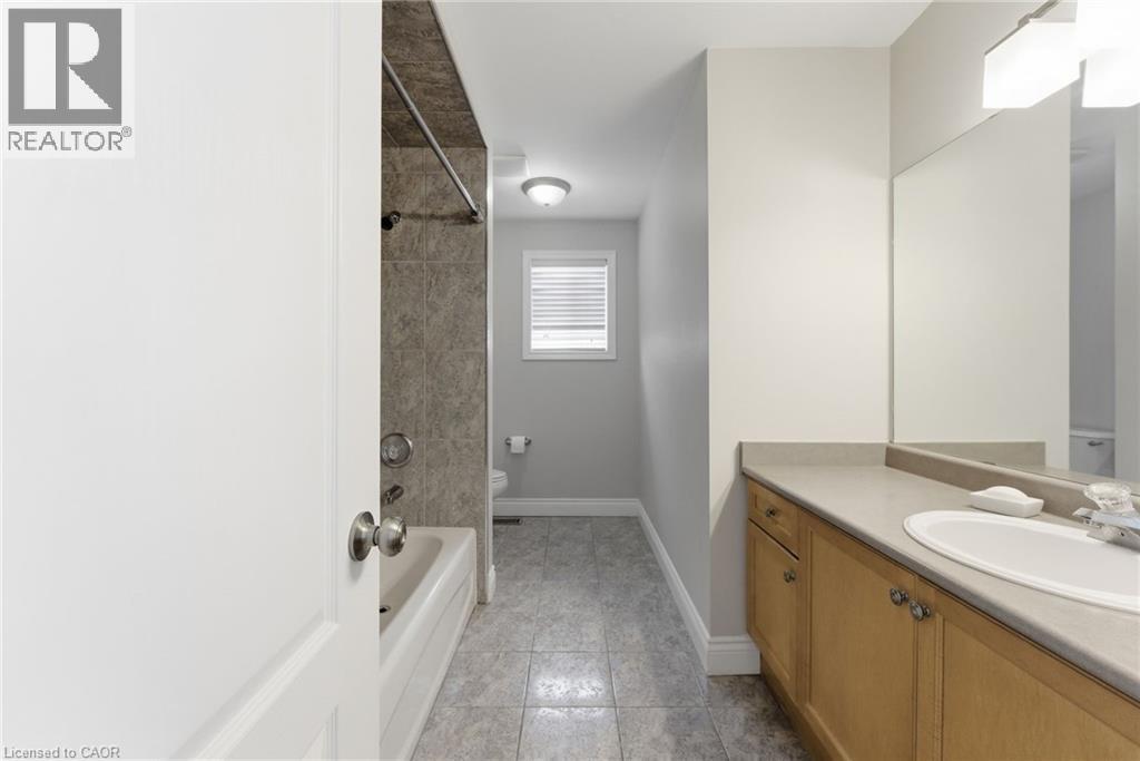 3 Holkham Avenue, Hamilton, ON - Indoor Photo Showing Bathroom