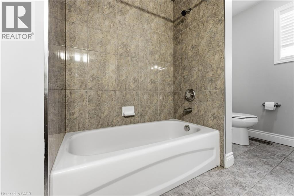 3 Holkham Avenue, Hamilton, ON - Indoor Photo Showing Bathroom