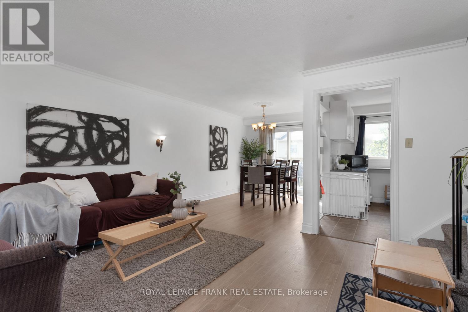 42 - 700 Harmony Road N, Oshawa (Pinecrest), ON - Indoor Photo Showing Living Room