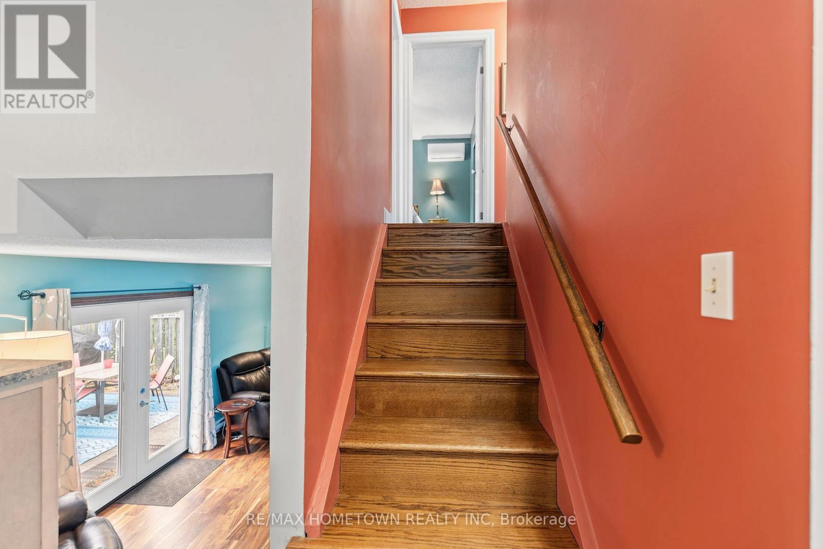 4 Meikle Drive, Augusta, ON - Indoor Photo Showing Other Room