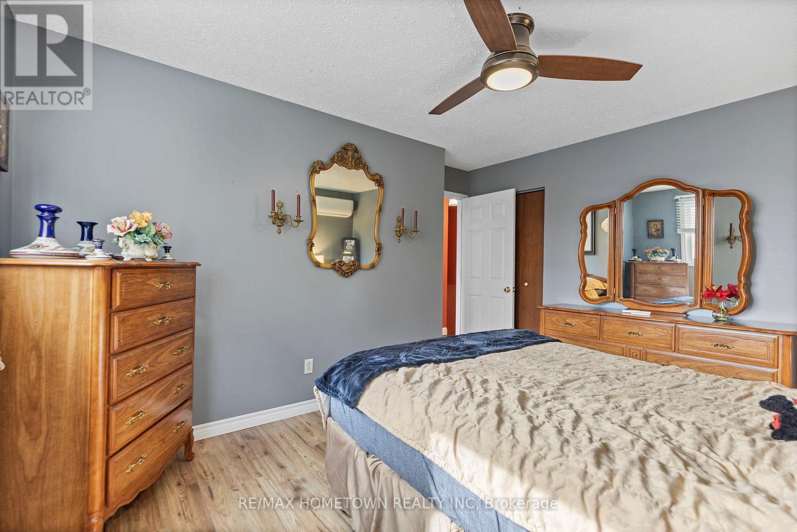 4 Meikle Drive, Augusta, ON - Indoor Photo Showing Bedroom