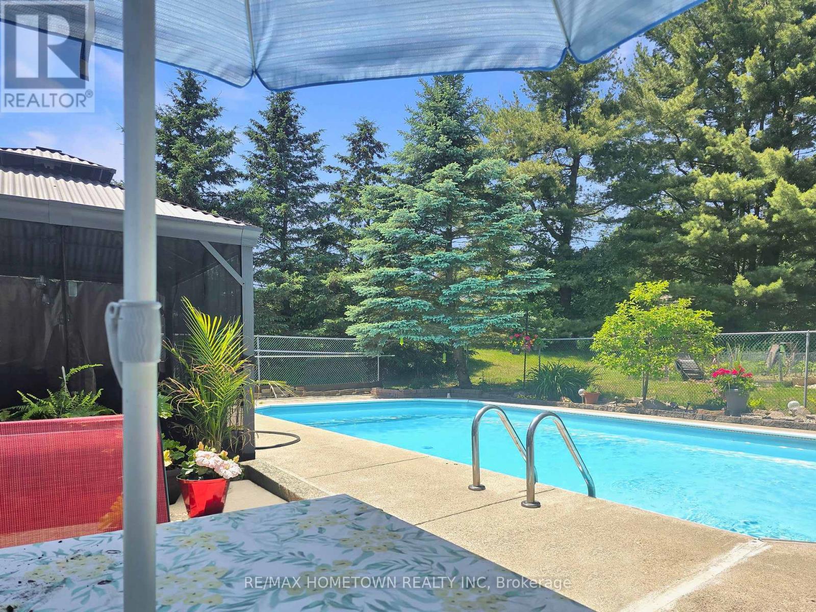 4 Meikle Drive, Augusta, ON - Outdoor With In Ground Pool