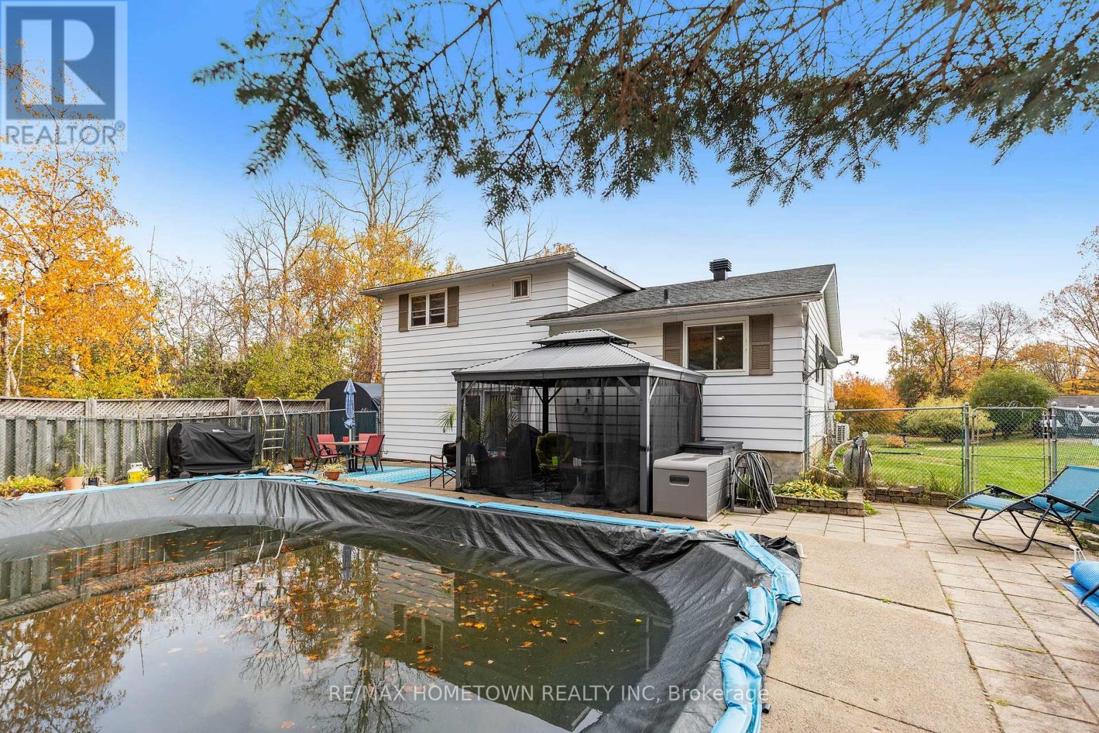 4 Meikle Drive, Augusta, ON - Outdoor