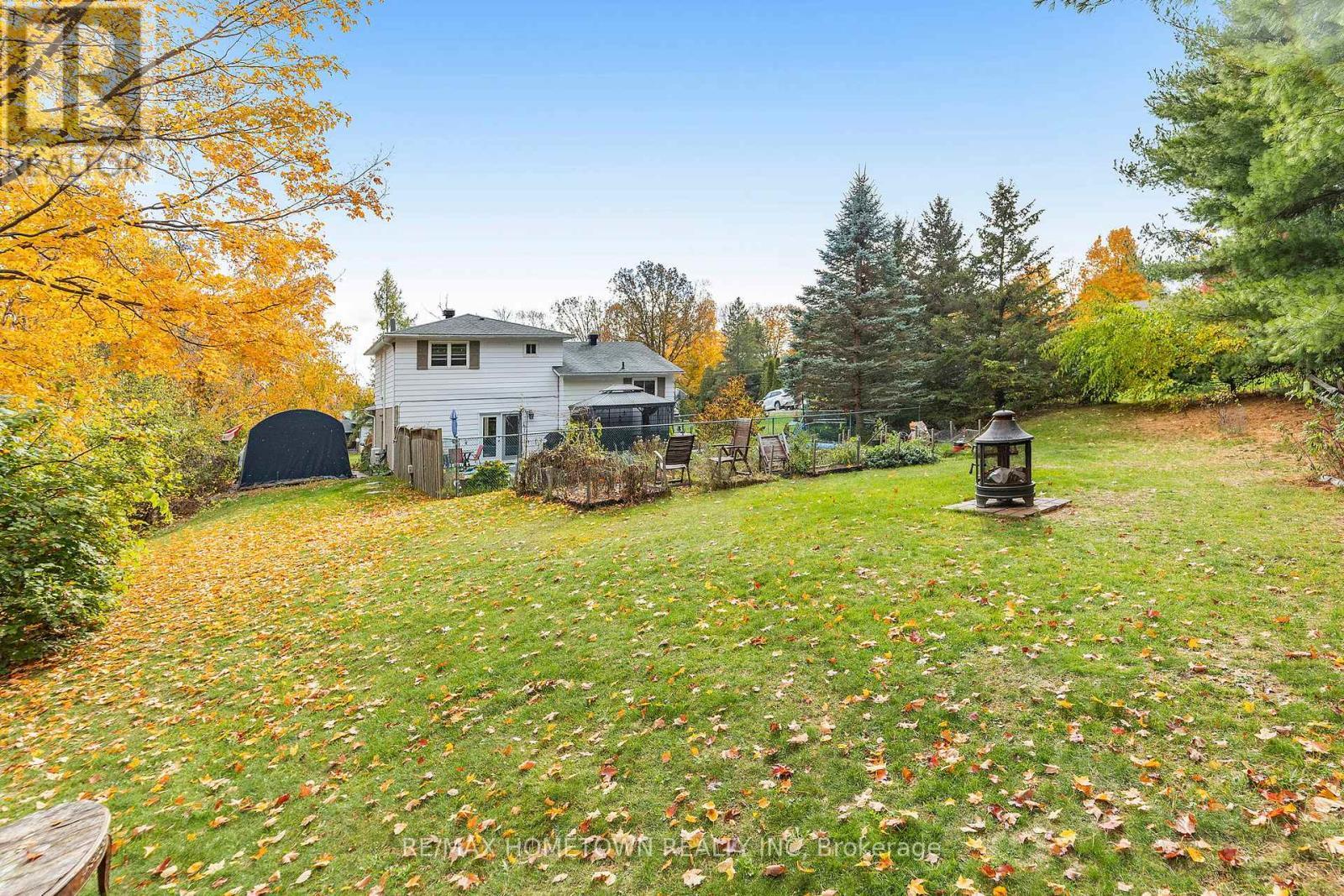 4 Meikle Drive, Augusta, ON - Outdoor