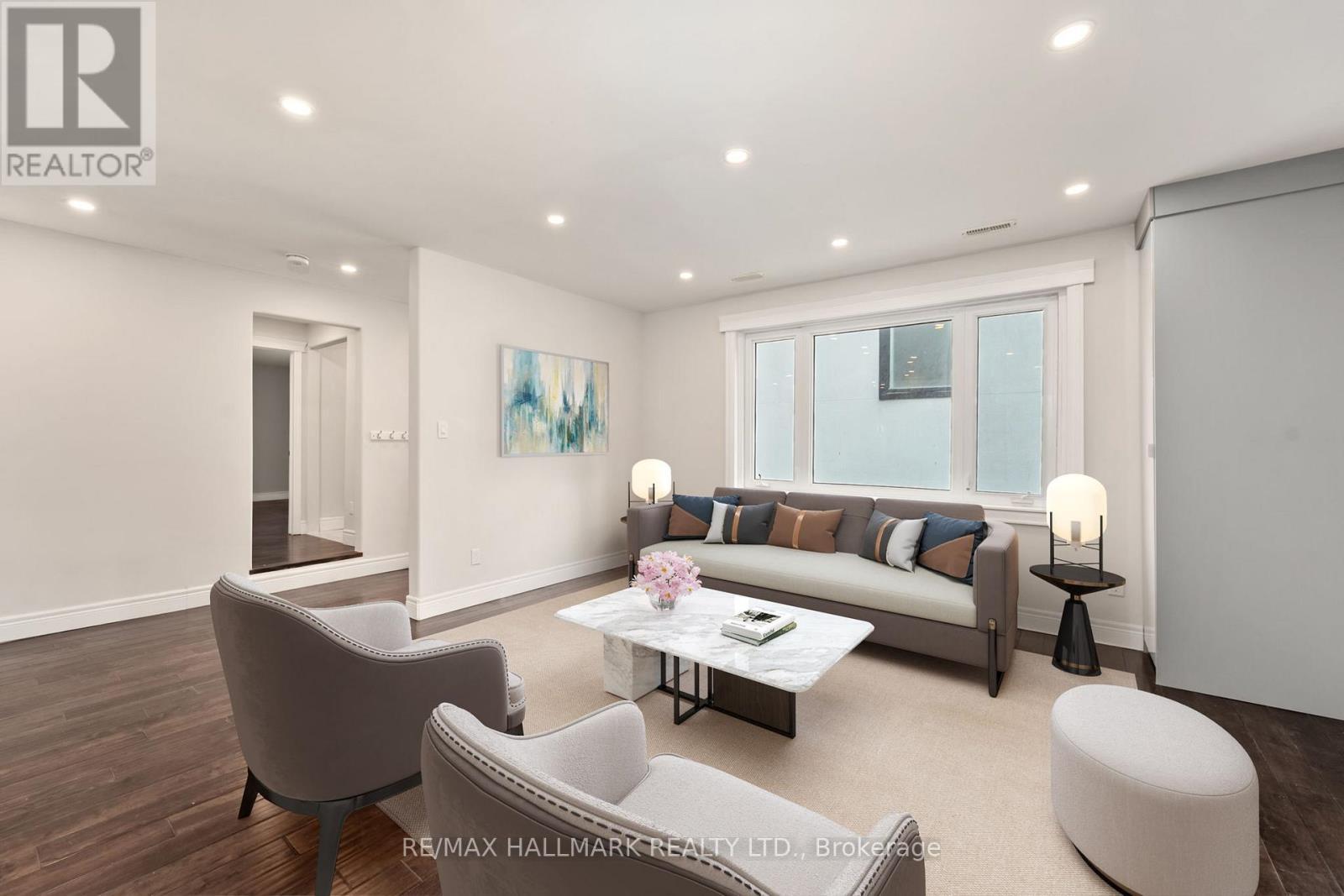 21 King High Avenue, Toronto, ON - Indoor Photo Showing Living Room