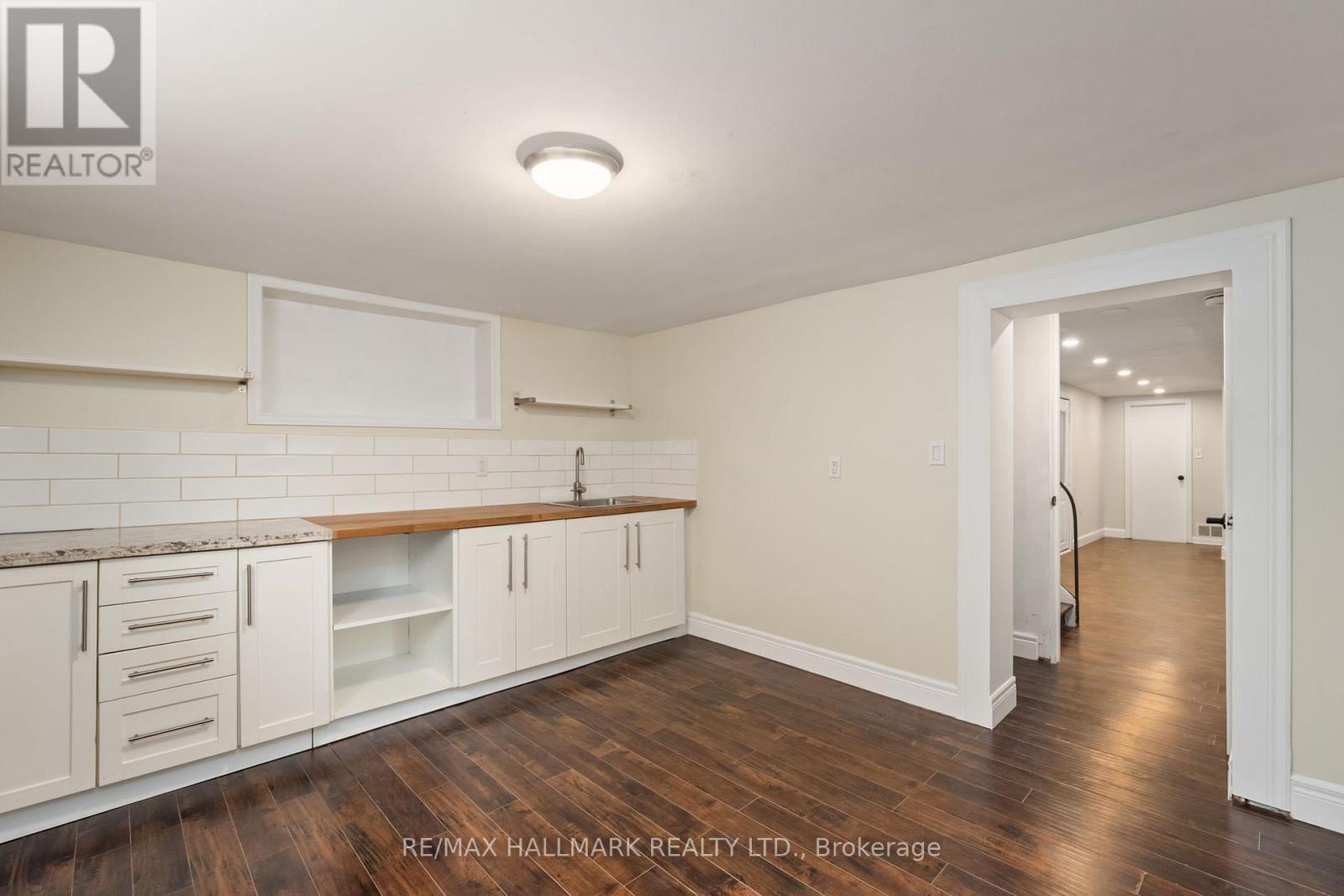 21 King High Avenue, Toronto, ON - Indoor