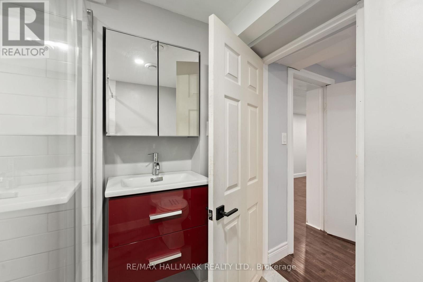 21 King High Avenue, Toronto, ON - Indoor Photo Showing Bathroom