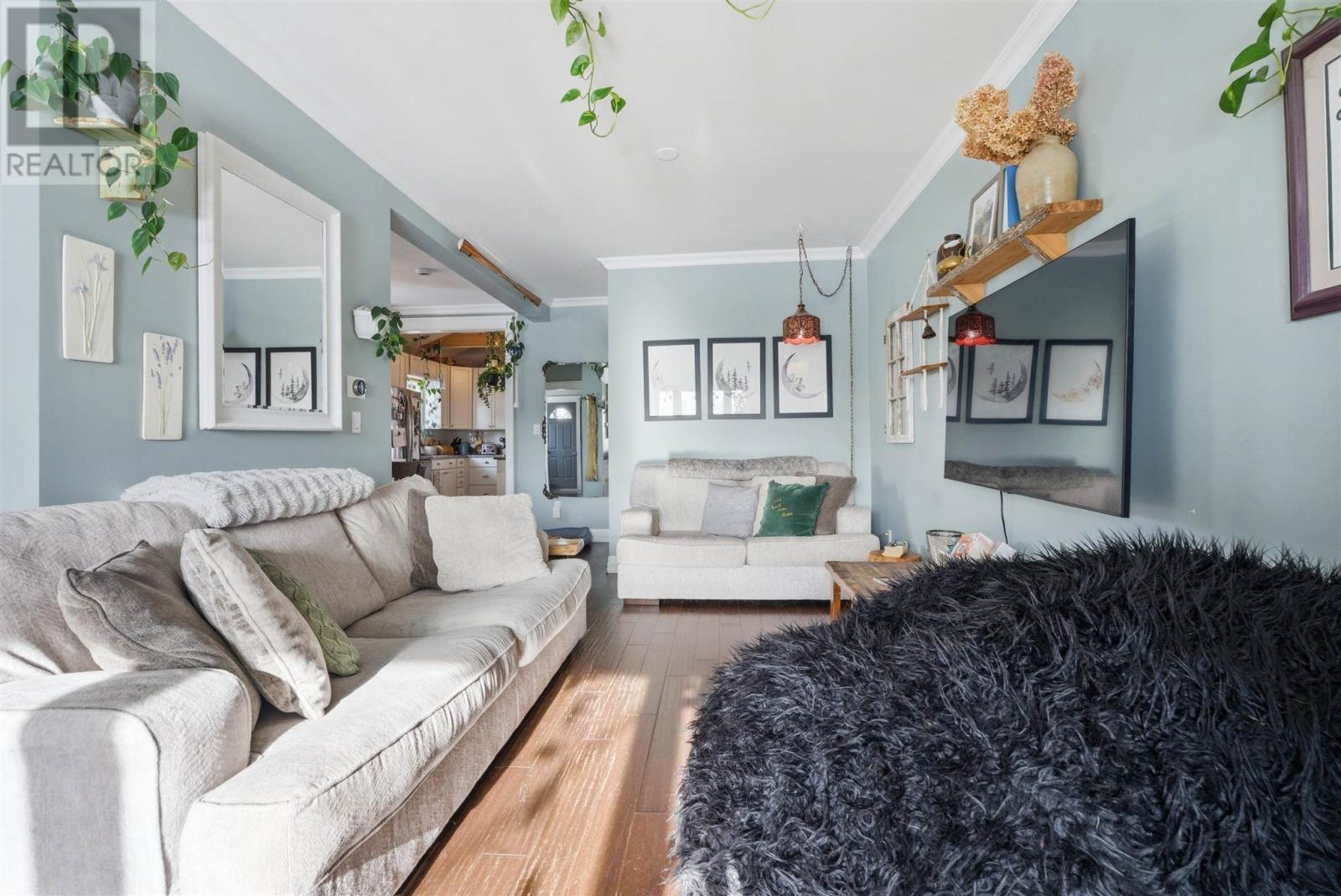 40 Michigan Ave, Blind River, ON - Indoor Photo Showing Living Room