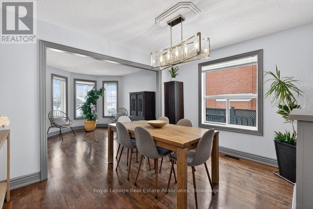 84 Loon Avenue, Barrie, ON - Indoor Photo Showing Dining Room