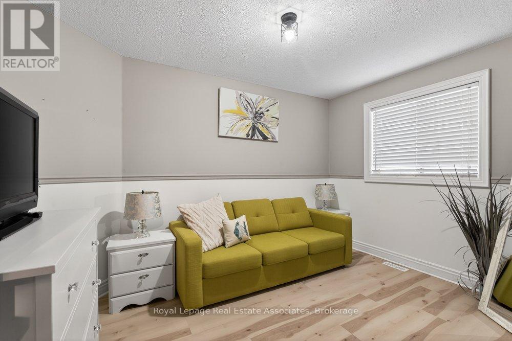 84 Loon Avenue, Barrie, ON - Indoor