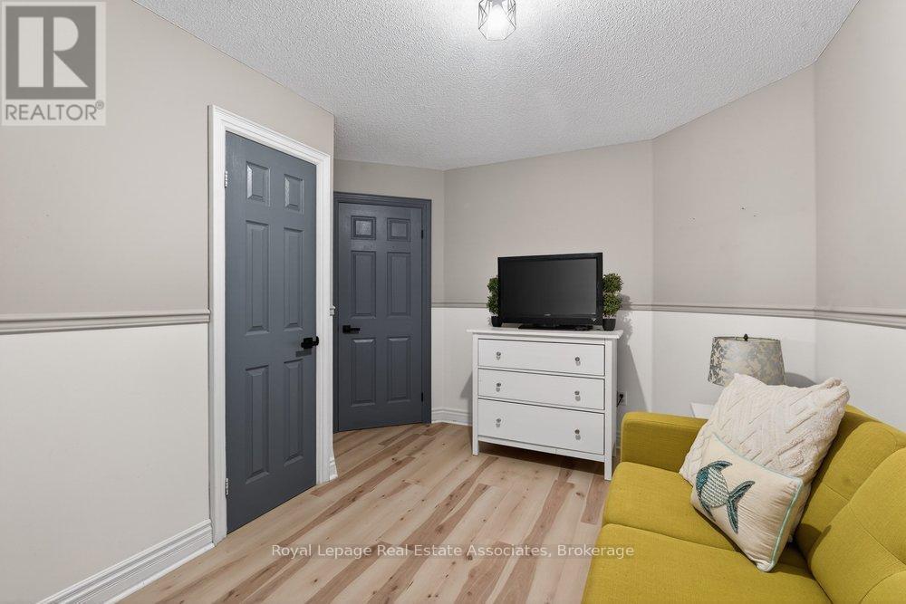 84 Loon Avenue, Barrie, ON - Indoor