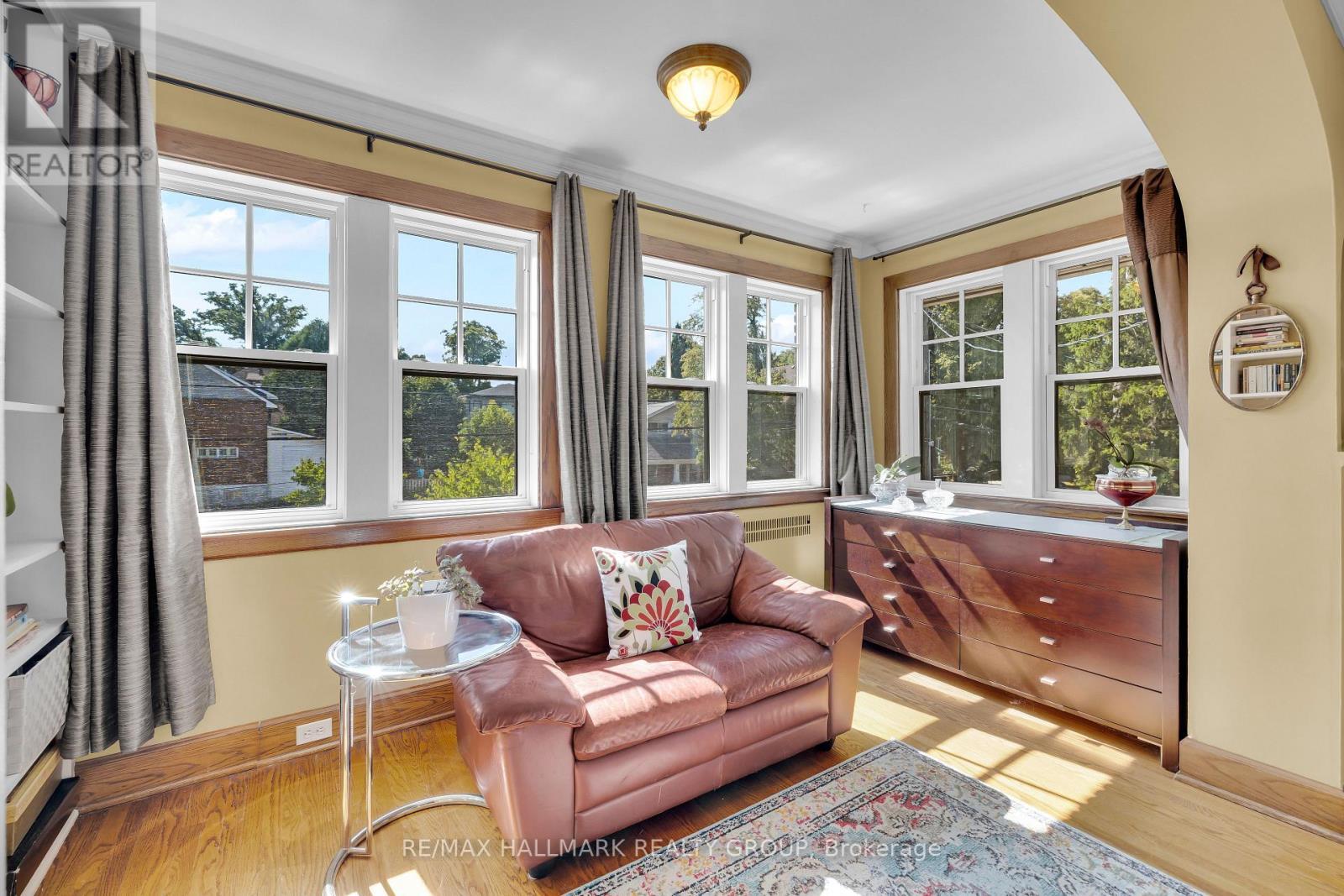 1 Iona Street, Ottawa, ON - Indoor