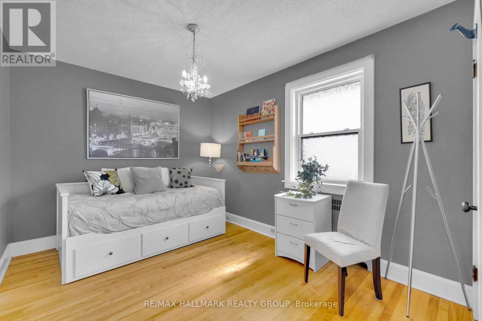1 Iona Street, Ottawa, ON - Indoor Photo Showing Bedroom