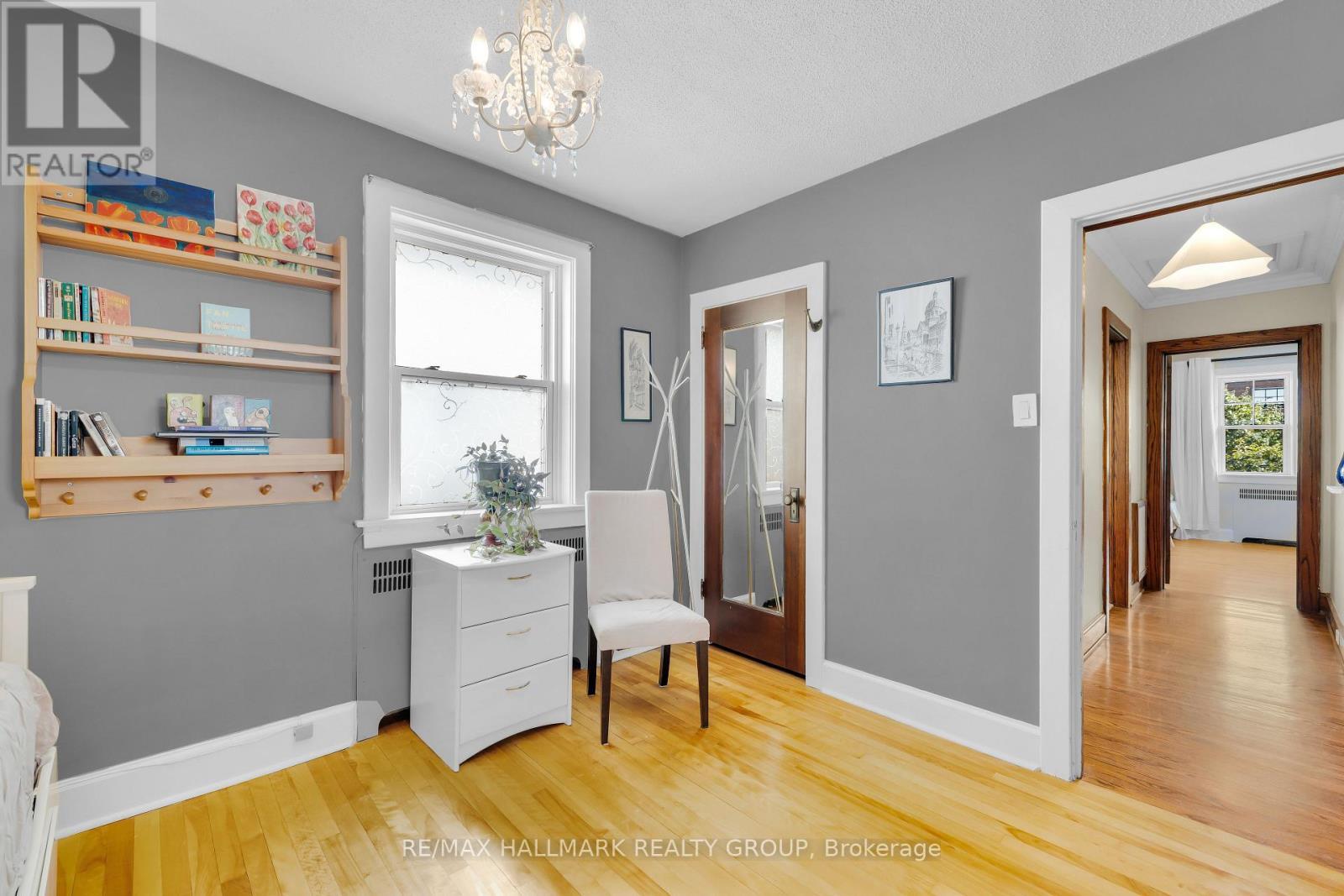 1 Iona Street, Ottawa, ON - Indoor