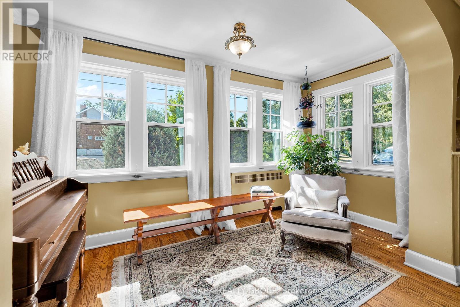 1 Iona Street, Ottawa, ON - Indoor