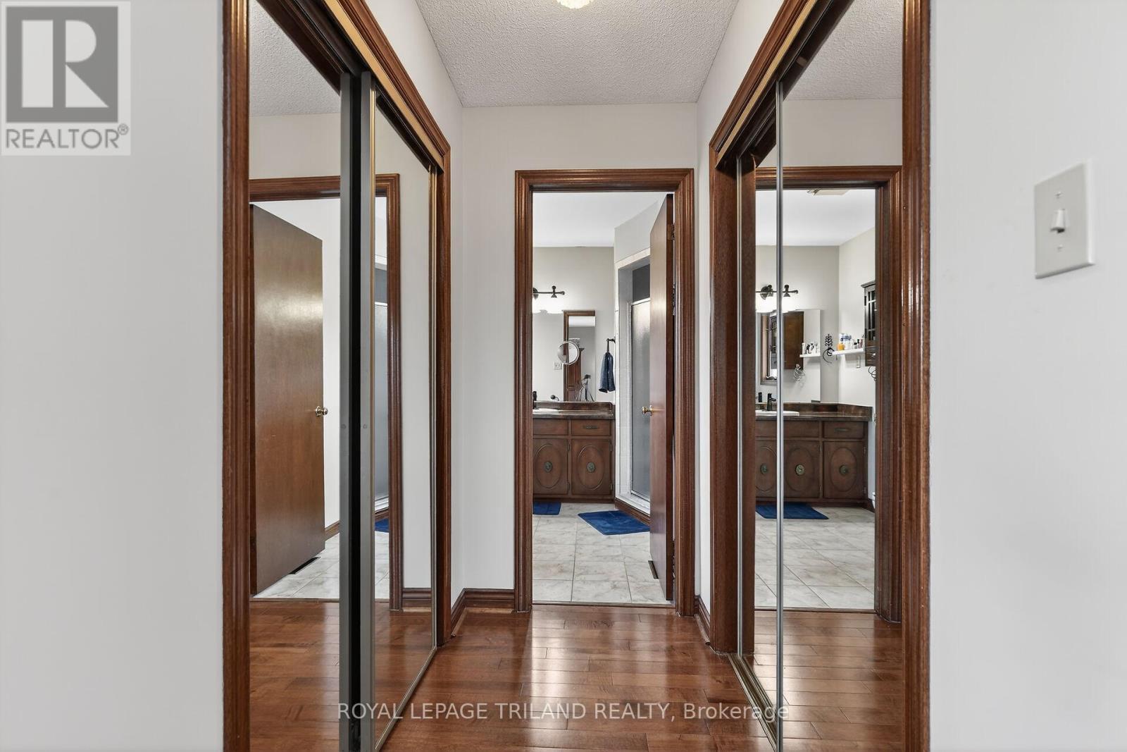 Second Level: Closet Area - 126 Somerset Road, London South (South K), ON - Indoor Photo Showing Other Room