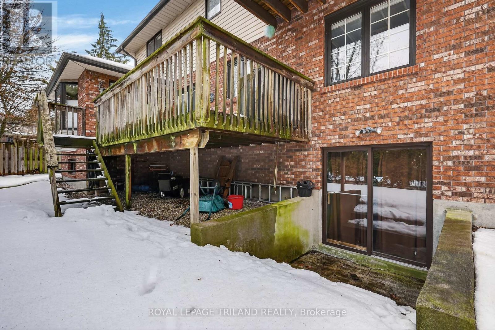 Backyard: Walkout from Lower Level - 126 Somerset Road, London South (South K), ON - Outdoor With Deck Patio Veranda