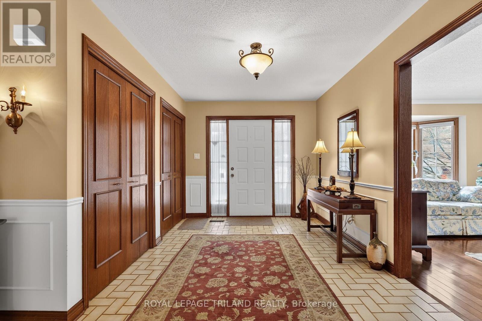 Main Floor: Foyer - 126 Somerset Road, London South (South K), ON - Indoor Photo Showing Other Room
