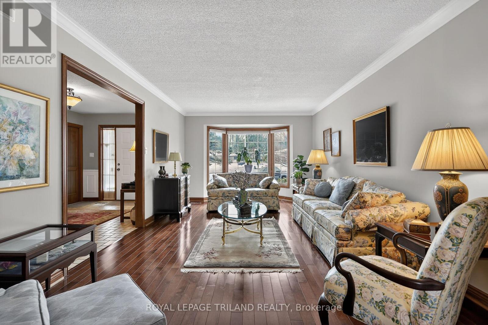 Main Floor: Formal Living Room - 126 Somerset Road, London South (South K), ON - Indoor Photo Showing Living Room