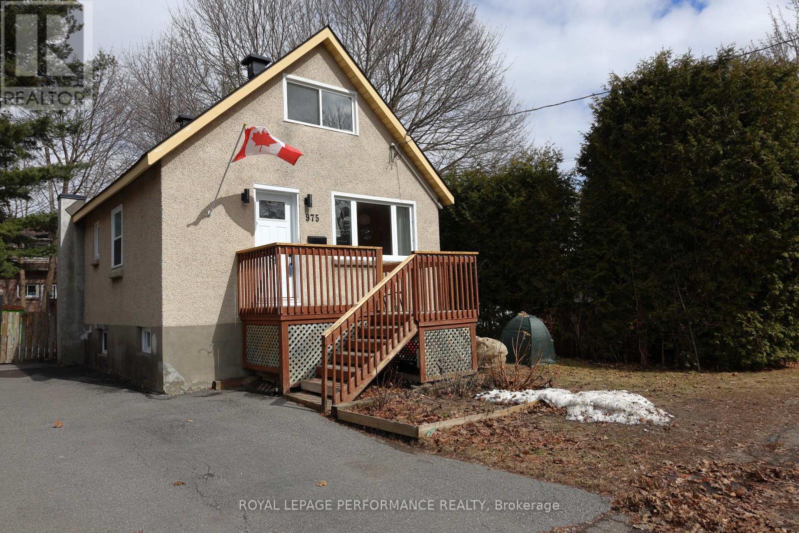 975 Sheridan Avenue, Ottawa, ON - Outdoor