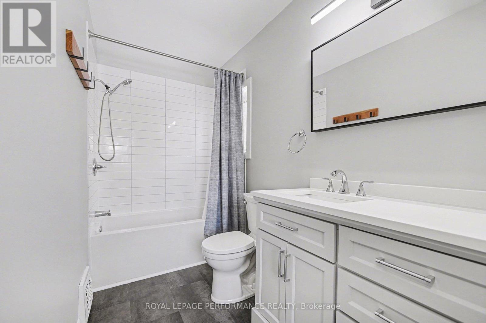 975 Sheridan Avenue, Ottawa, ON - Indoor Photo Showing Bathroom