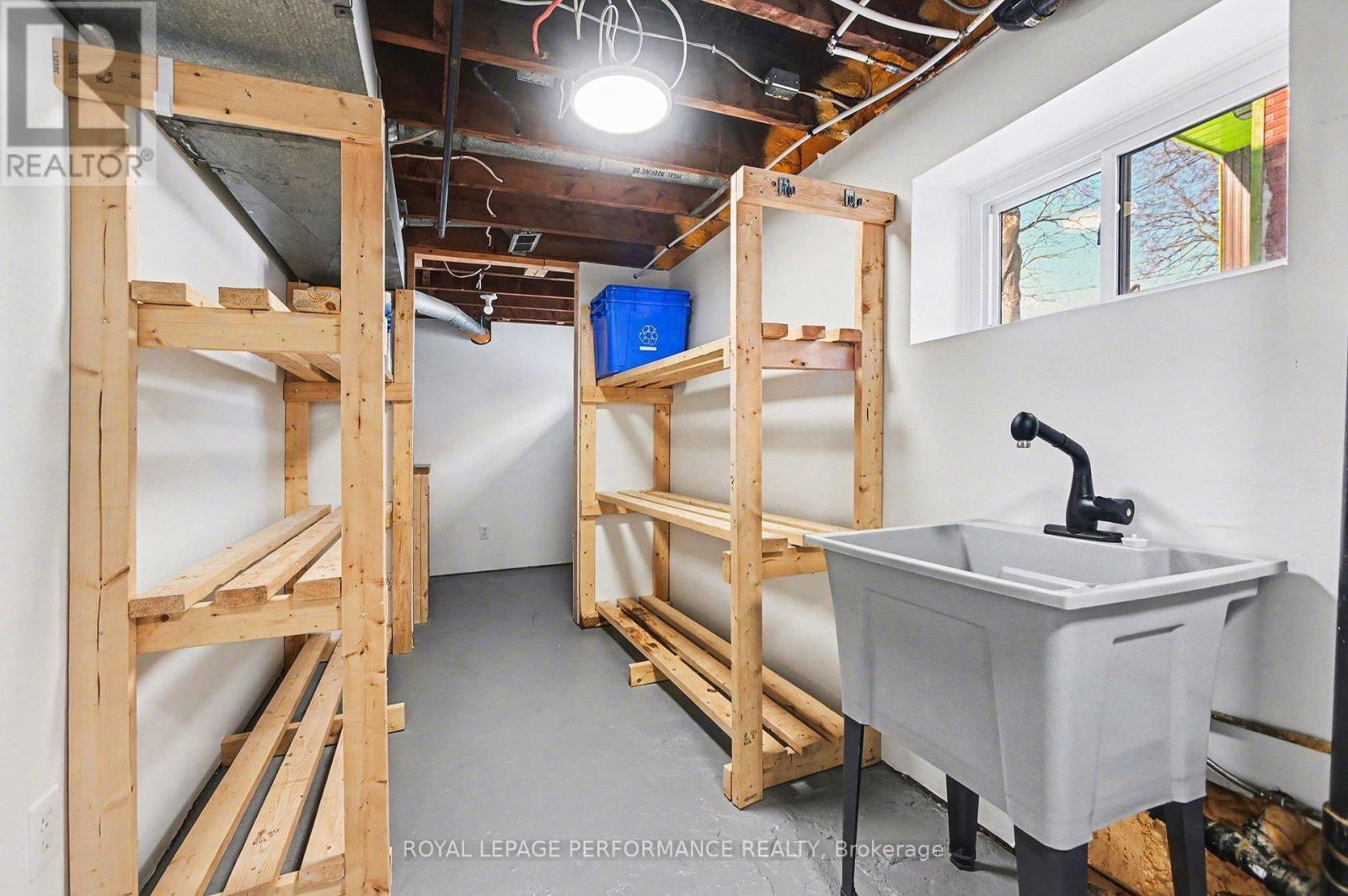 975 Sheridan Avenue, Ottawa, ON - Indoor Photo Showing Basement