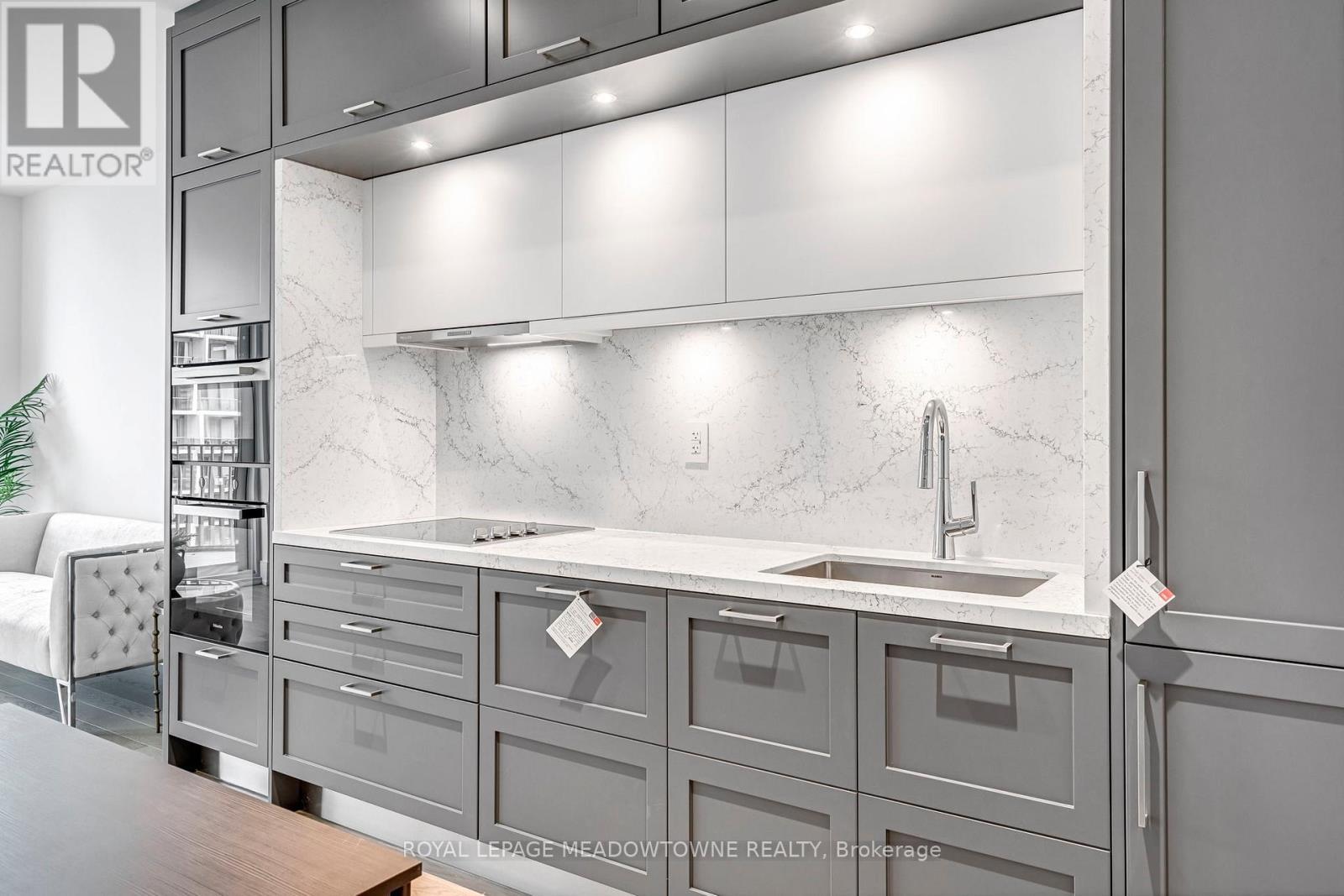 826 - 155 Merchants' Wharf, Toronto, ON - Indoor Photo Showing Kitchen With Upgraded Kitchen