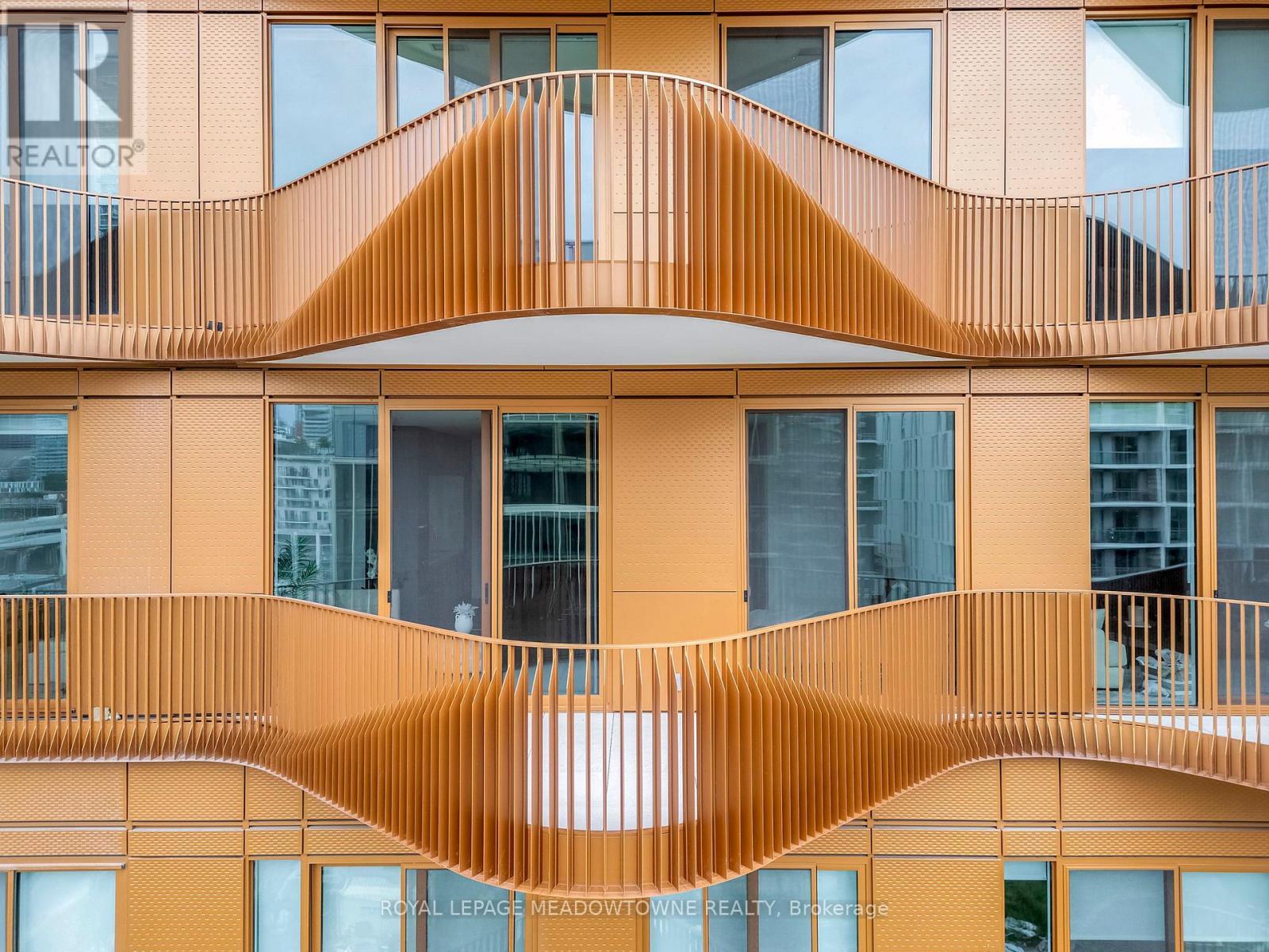 826 - 155 Merchants' Wharf, Toronto, ON - With Exterior