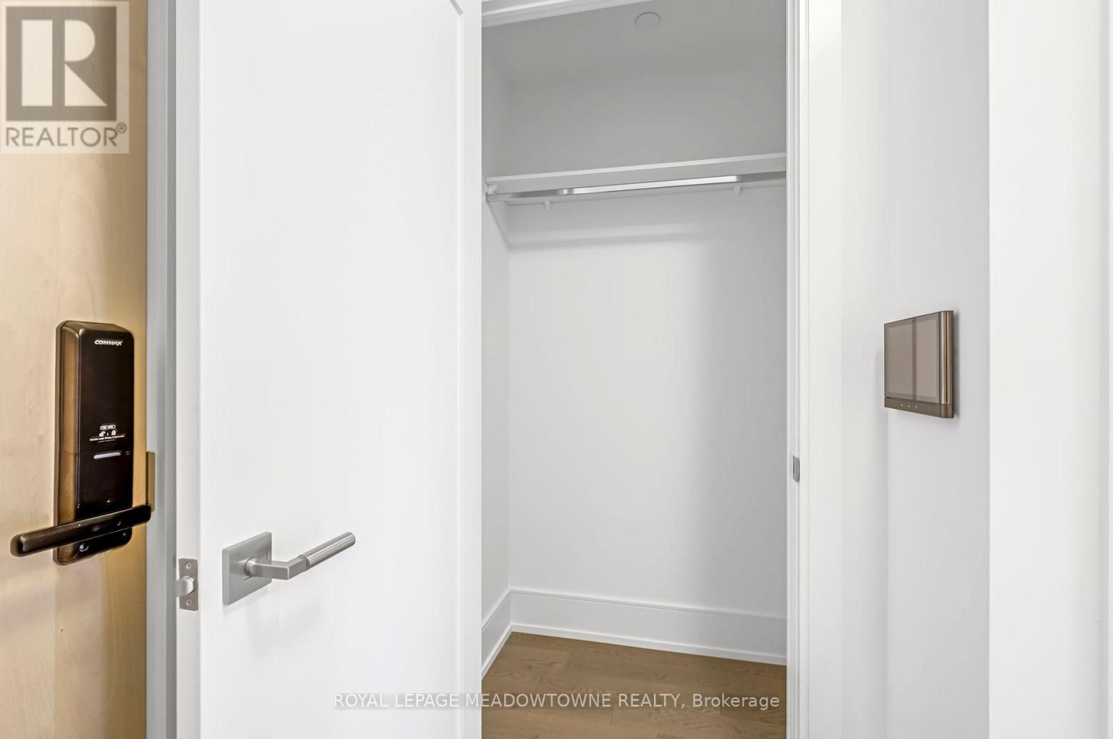 826 - 155 Merchants' Wharf, Toronto, ON - Indoor