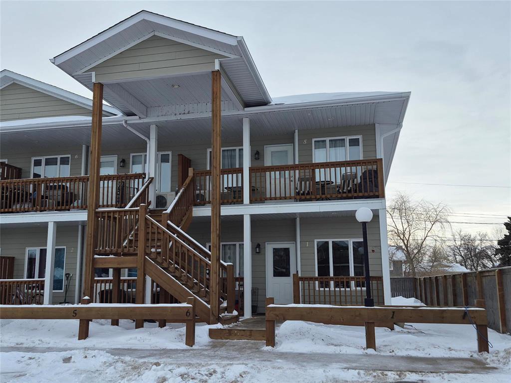 1 35 Lilac Place, Niverville, MB - Outdoor