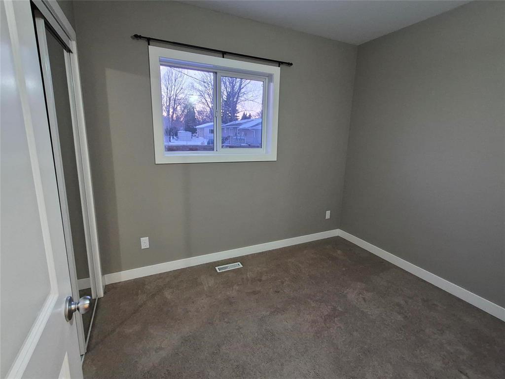 1 35 Lilac Place, Niverville, MB - Indoor Photo Showing Other Room