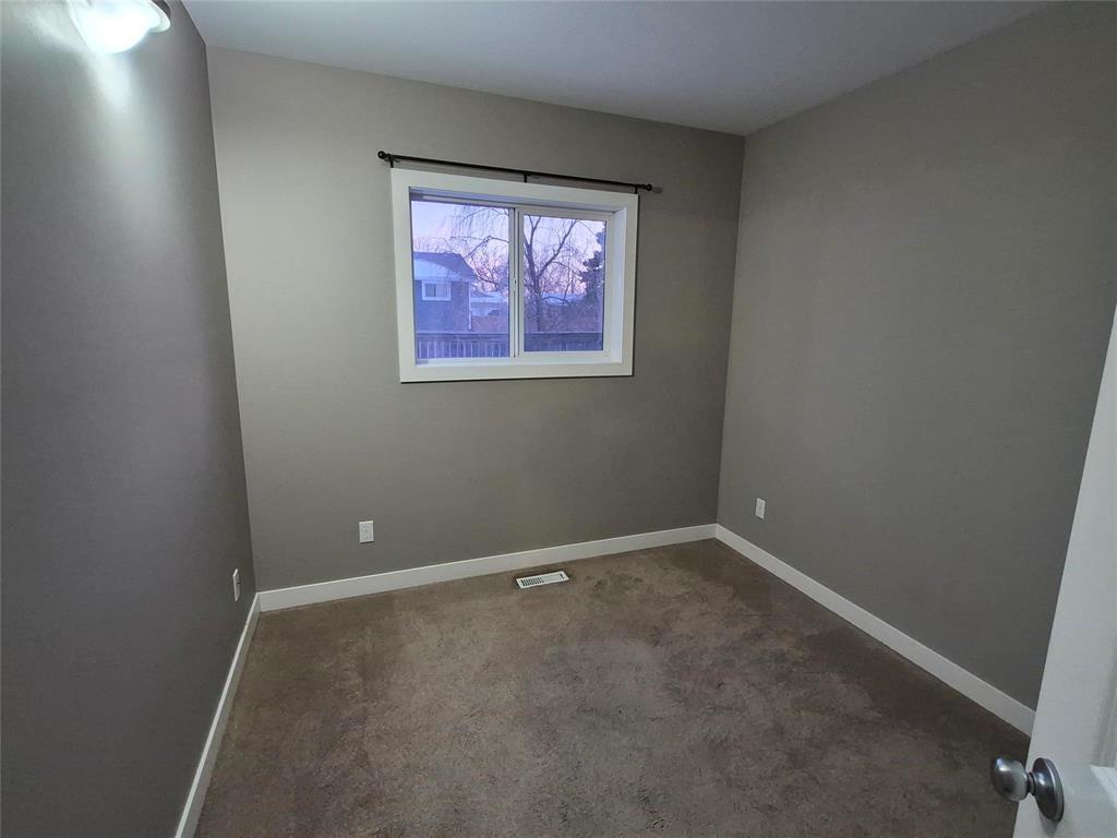 1 35 Lilac Place, Niverville, MB - Indoor Photo Showing Other Room
