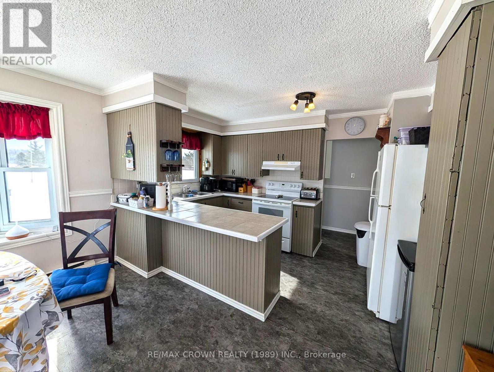 129 Bertha Road, East Ferris, ON - Indoor Photo Showing Kitchen